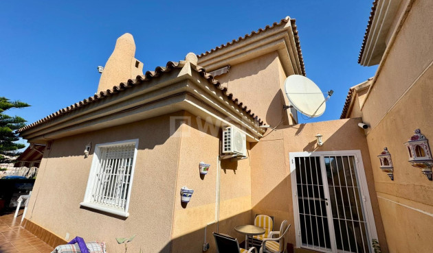 Resale - Villa - Torrevieja - Costa Blanca