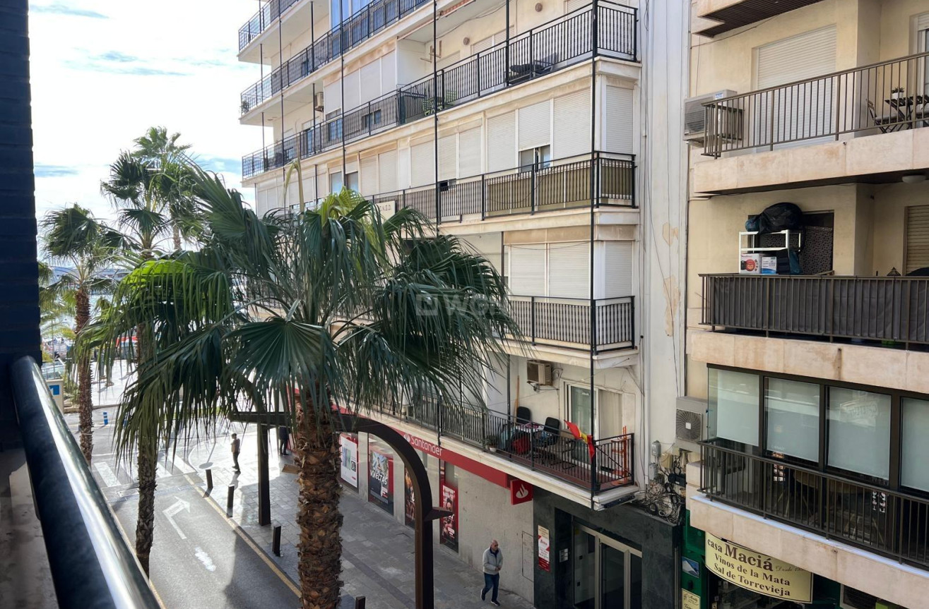Resale - Apartment / flat - Torrevieja - Centro