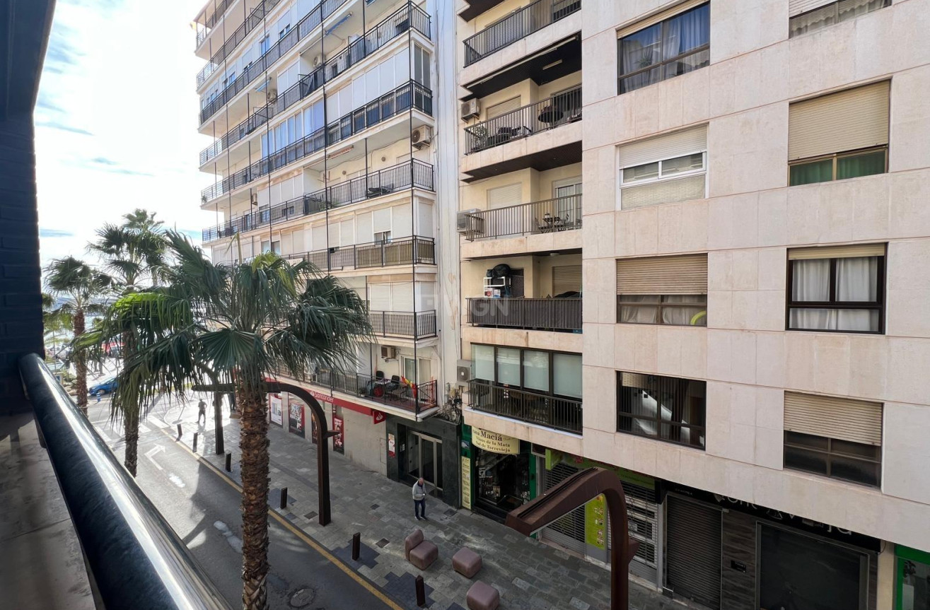 Resale - Apartment / flat - Torrevieja - Centro