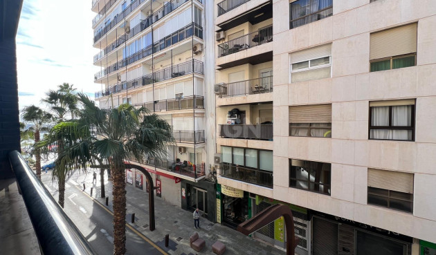 Resale - Apartment / flat - Torrevieja - Centro