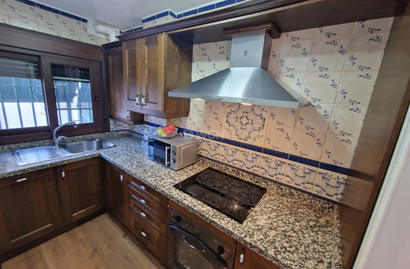 Odsprzedaż - Kamienica - Alcaucín - Inland