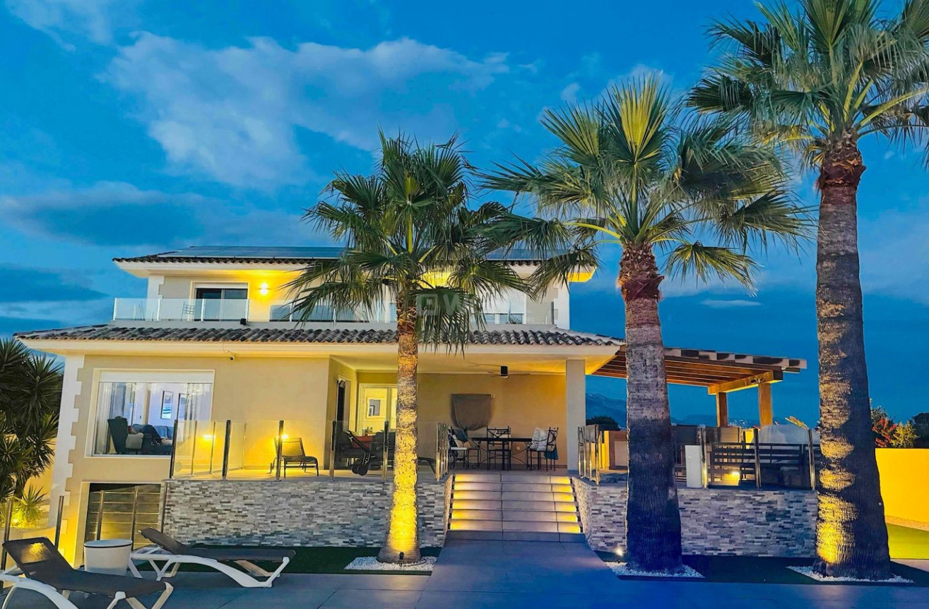 Reventa - Villa - Alfas del Pí - Costa Blanca