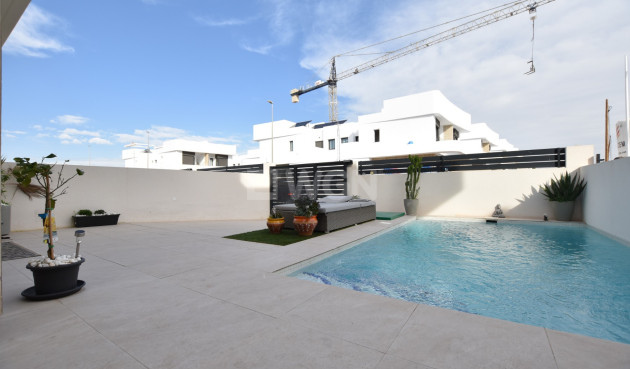 Odsprzedaż - Villa - Los Montesinos - Costa Blanca