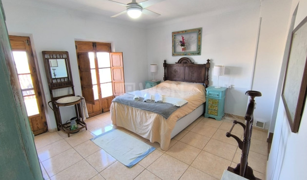 Wiederverkauf - Stadthaus - Raspay - Inland