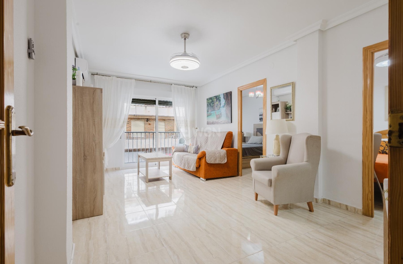 Odsprzedaż - Mieszkanie w bloku - Torrevieja - Costa Blanca