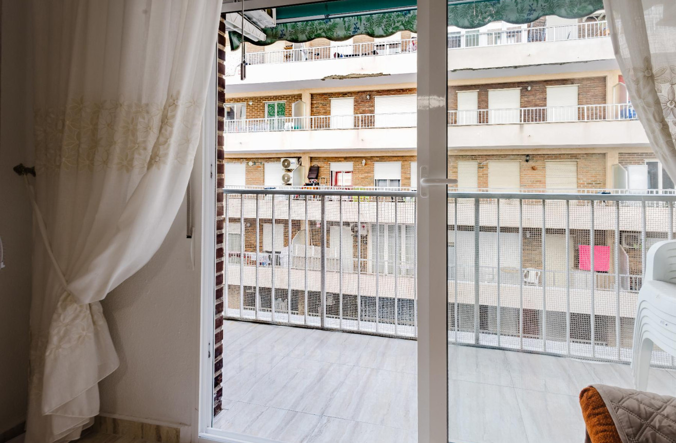 Odsprzedaż - Mieszkanie w bloku - Torrevieja - Costa Blanca