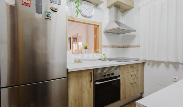 Odsprzedaż - Mieszkanie w bloku - Torrevieja - Costa Blanca