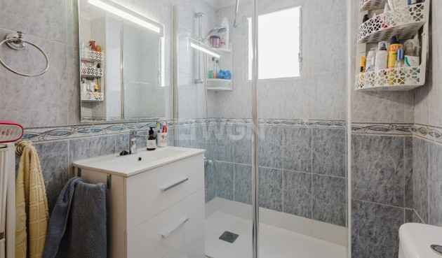 Odsprzedaż - Mieszkanie w bloku - Torrevieja - Costa Blanca