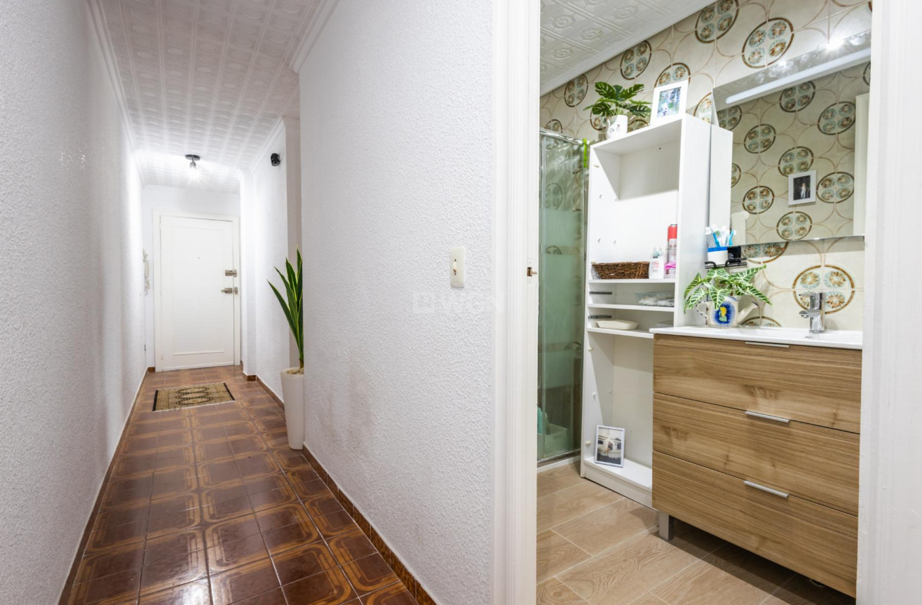 Resale - Apartment / flat - Torrevieja - Costa Blanca