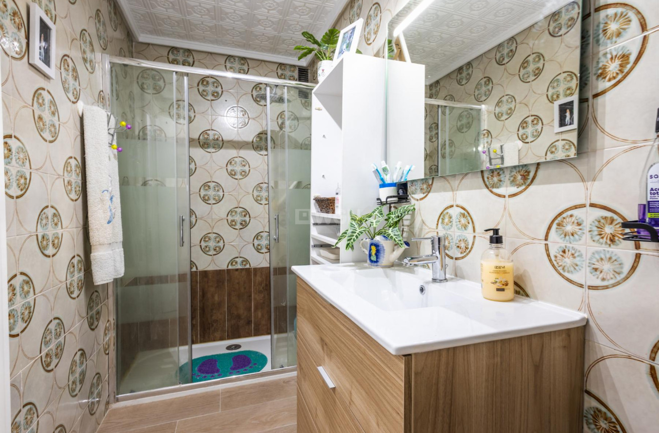 Resale - Apartment / flat - Torrevieja - Costa Blanca