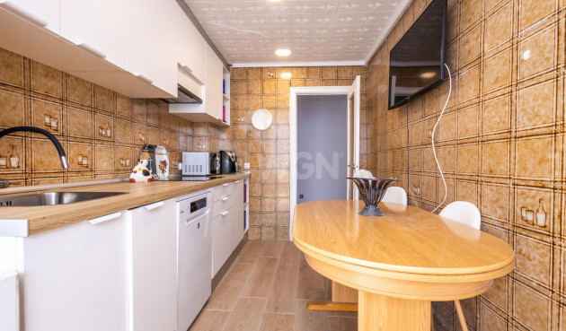 Resale - Apartment / flat - Torrevieja - Costa Blanca