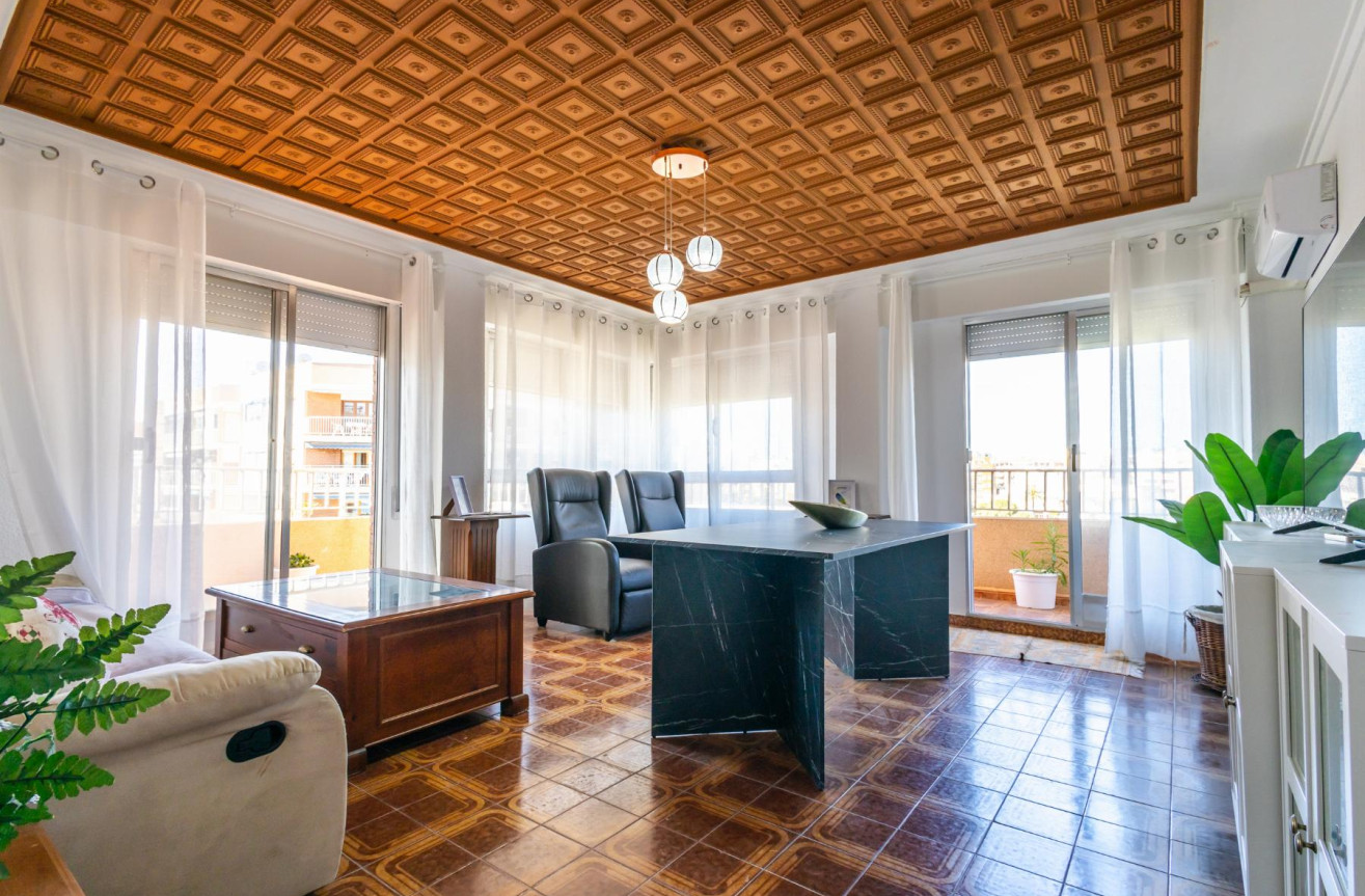 Resale - Apartment / flat - Torrevieja - Costa Blanca
