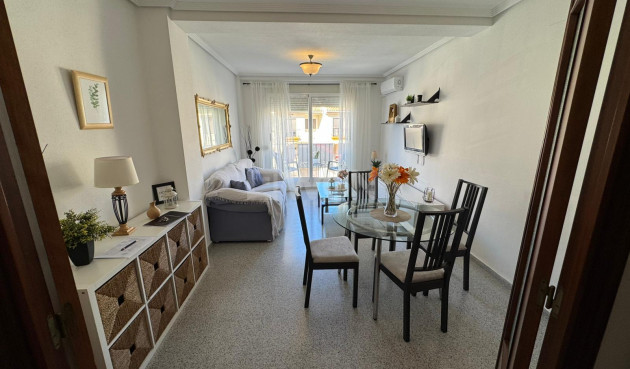 Odsprzedaż - Mieszkanie w bloku - San Miguel de Salinas - Inland