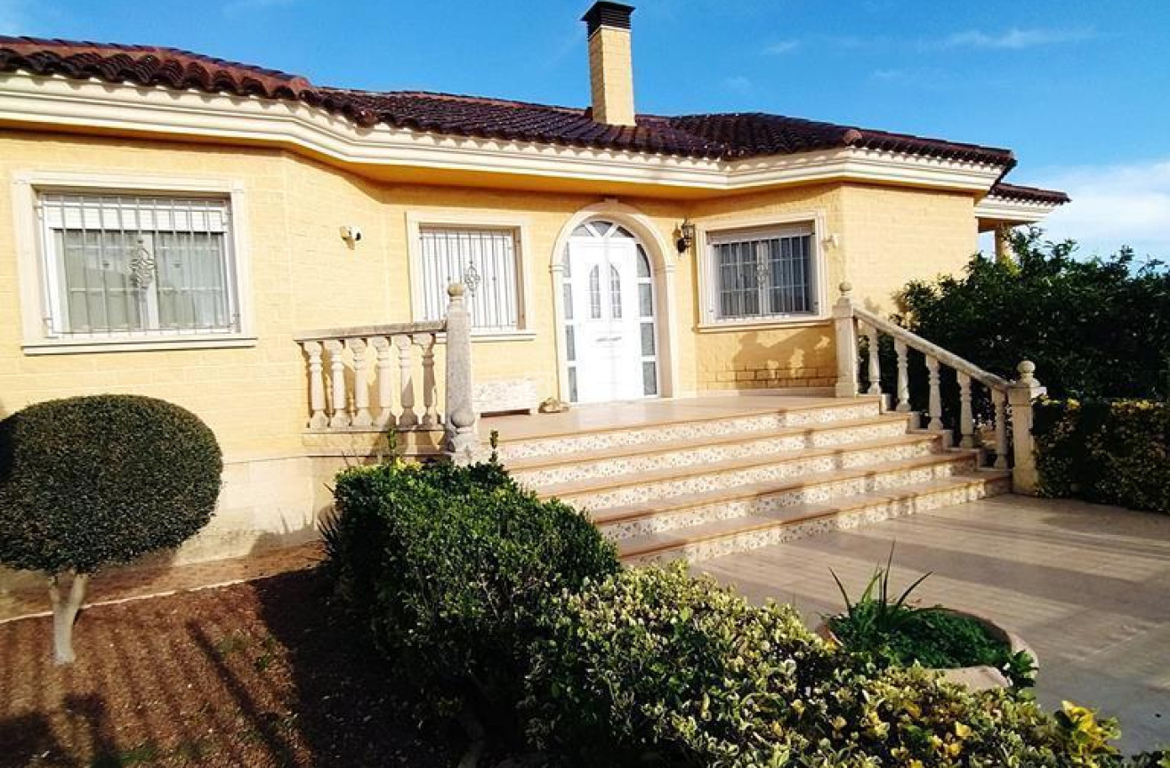 Reventa - Villa - Orihuela - LOS DESEMPARADOS