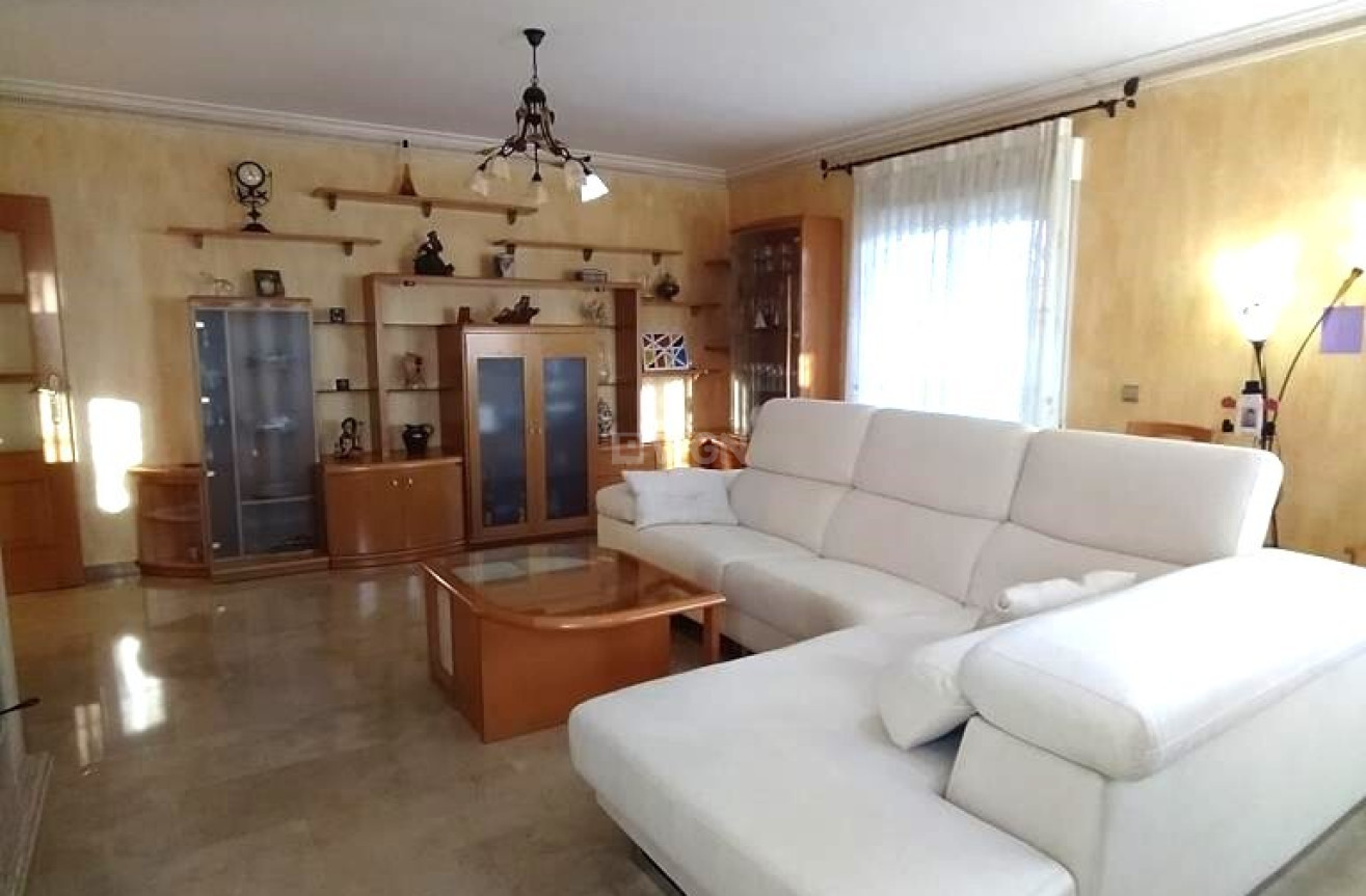 Reventa - Villa - Orihuela - LOS DESEMPARADOS