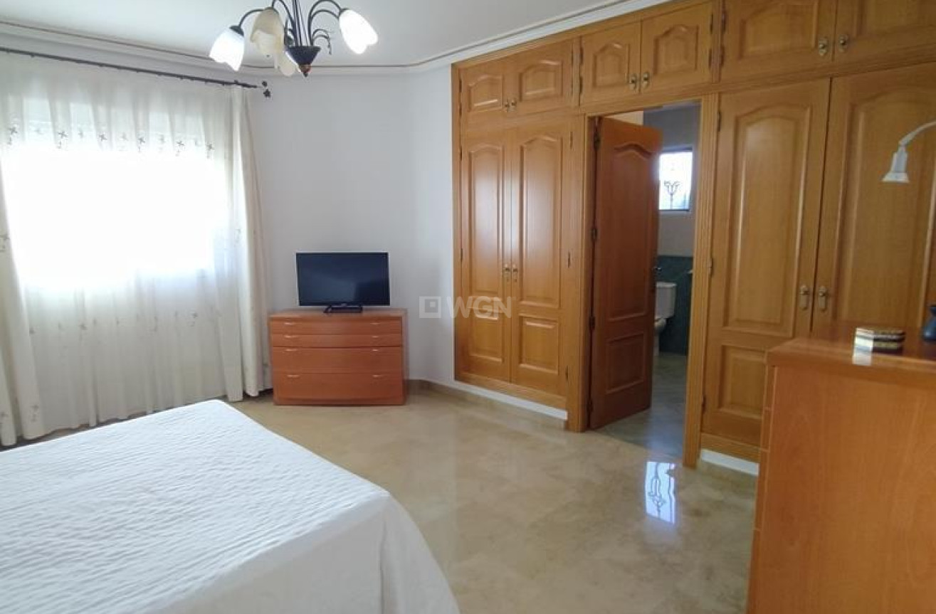 Reventa - Villa - Orihuela - LOS DESEMPARADOS