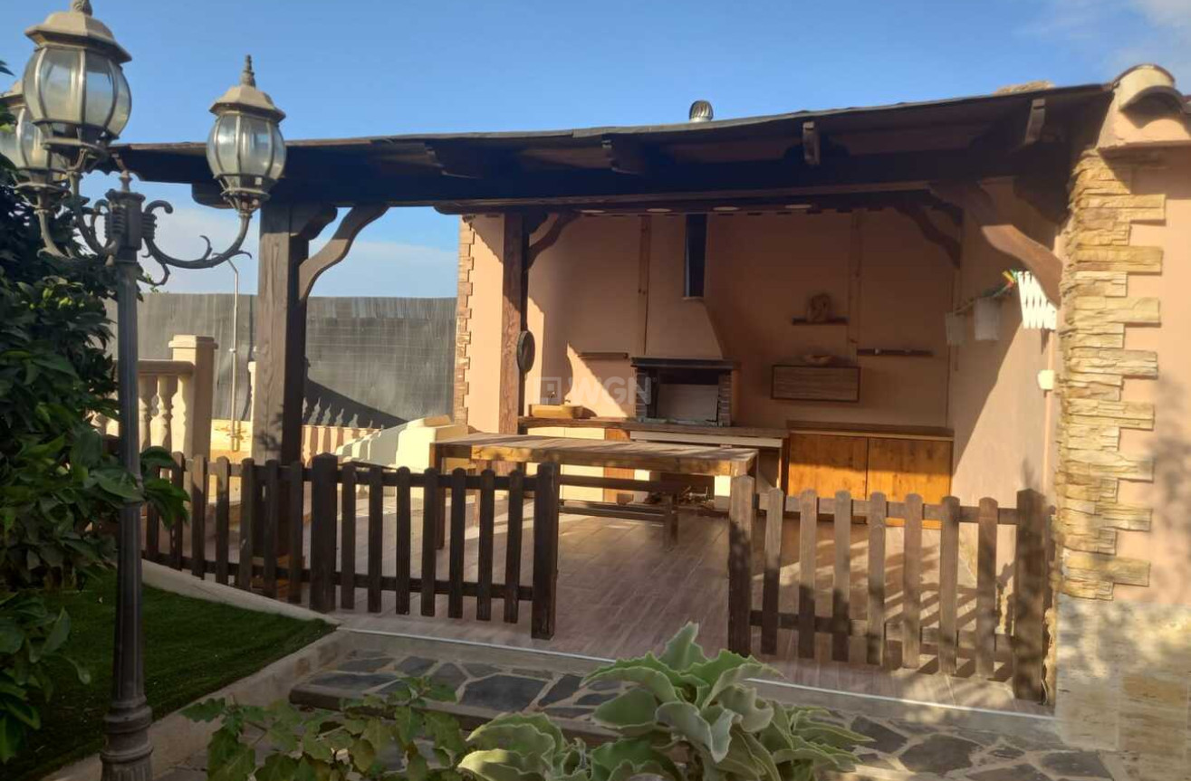 Reventa - Villa - Orihuela - LOS DESEMPARADOS