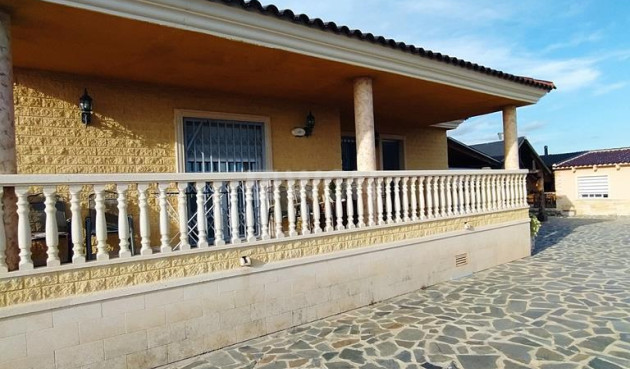 Reventa - Villa - Orihuela - LOS DESEMPARADOS