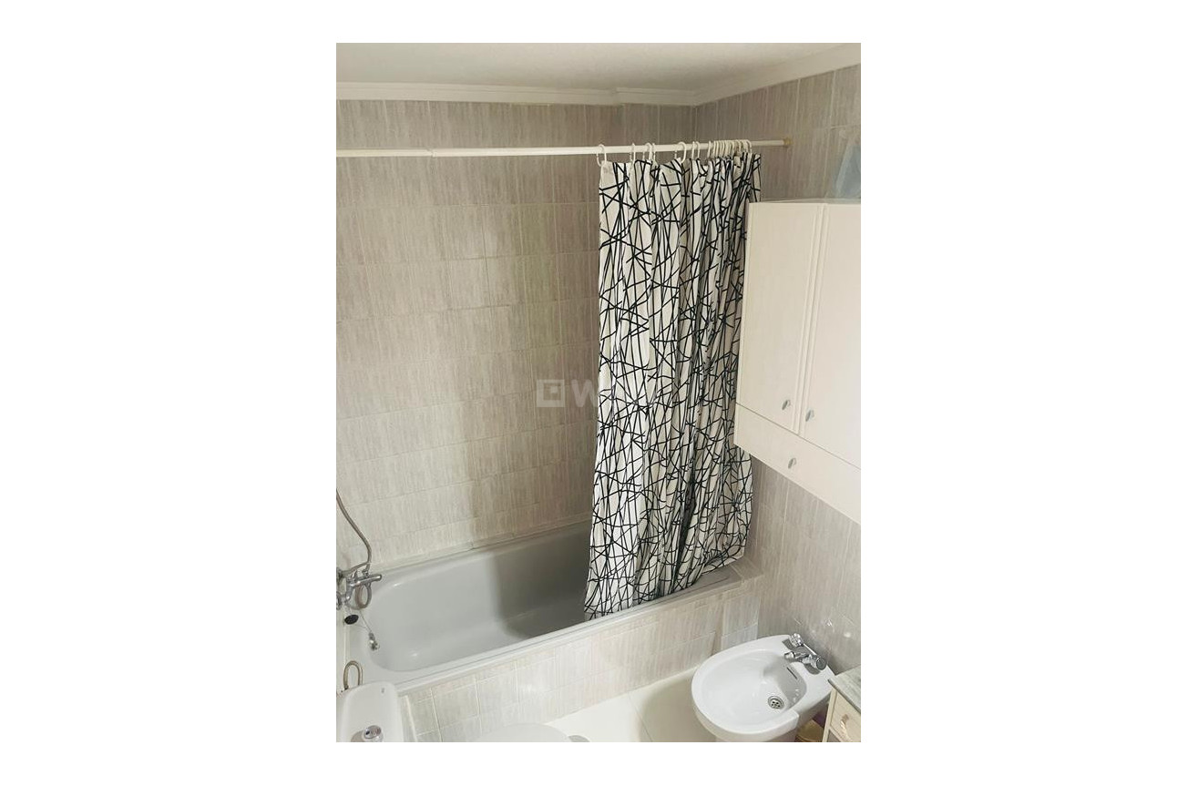 Odsprzedaż - Mieszkanie w bloku - Torrevieja - HABANERAS - LA LOMA