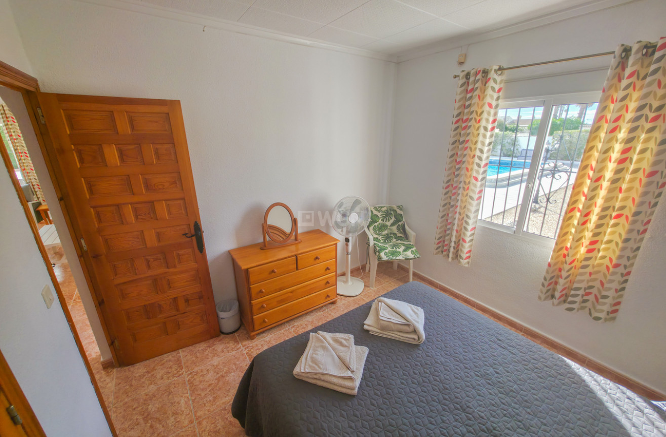Resale - Villa - Torrevieja - Costa Blanca