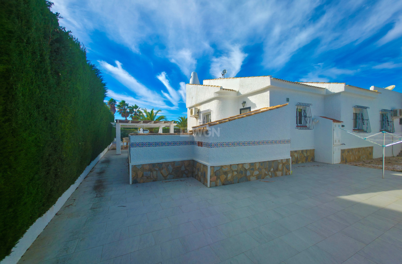 Resale - Villa - Torrevieja - Costa Blanca