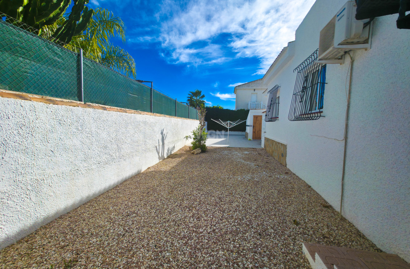 Resale - Villa - Torrevieja - Costa Blanca
