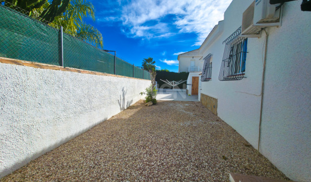 Resale - Villa - Torrevieja - Costa Blanca
