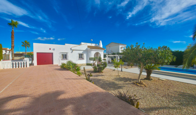 Resale - Villa - Torrevieja - Costa Blanca