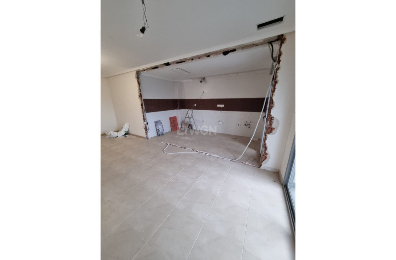 Odsprzedaż - Mieszkanie w bloku - Torrevieja - Costa Blanca