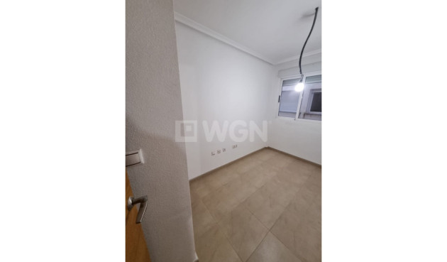 Odsprzedaż - Mieszkanie w bloku - Torrevieja - Costa Blanca