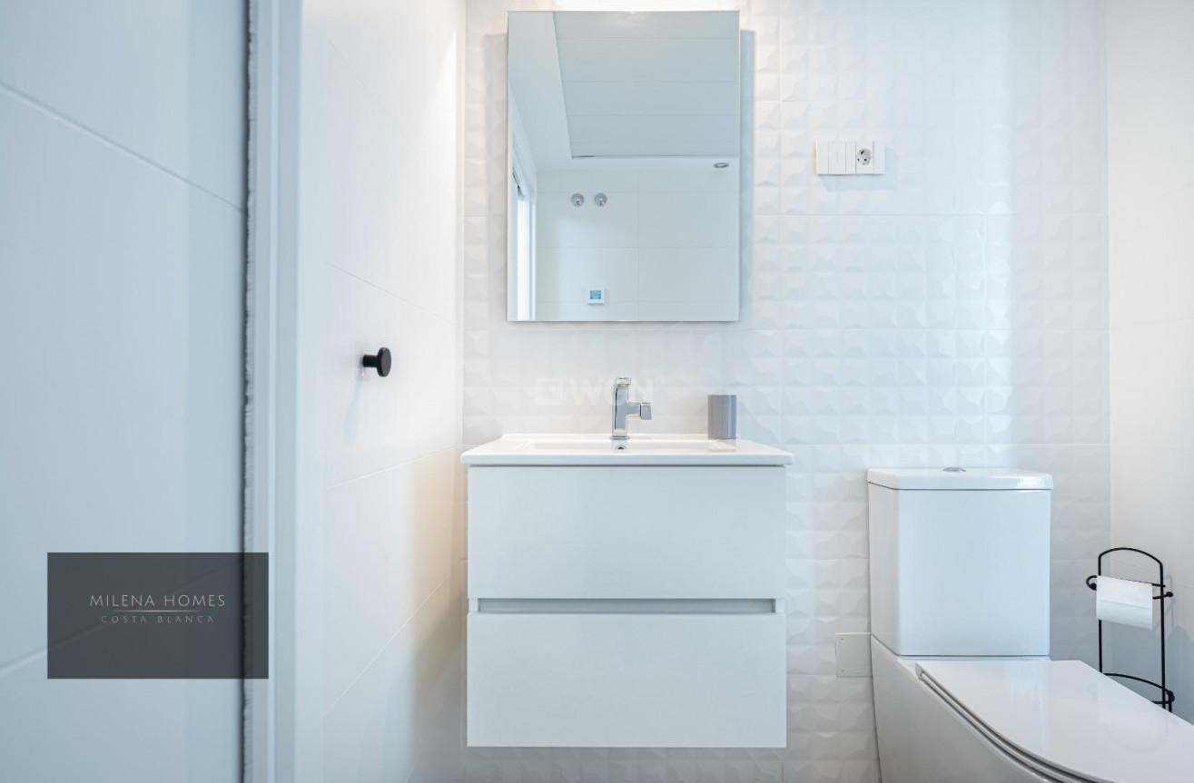 Resale - Apartment / flat - Torrevieja - Punta Prima