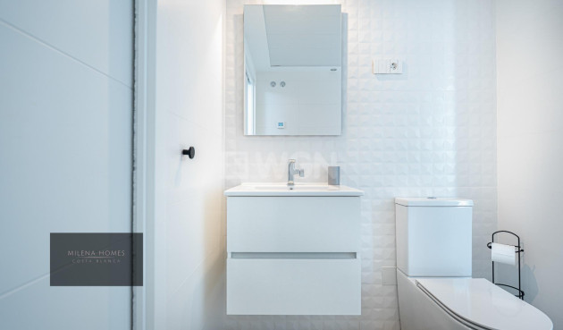 Resale - Apartment / flat - Torrevieja - Punta Prima