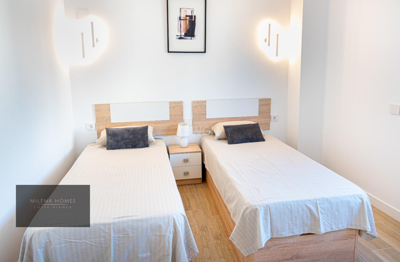 Resale - Apartment / flat - Torrevieja - Punta Prima