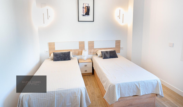 Resale - Apartment / flat - Torrevieja - Punta Prima