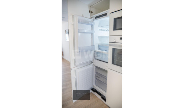 Resale - Apartment / flat - Torrevieja - Punta Prima