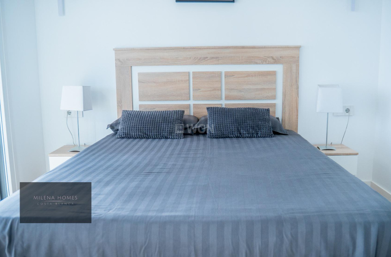 Resale - Apartment / flat - Torrevieja - Punta Prima