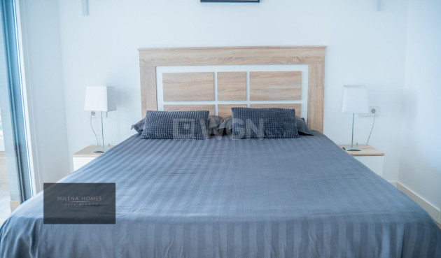 Resale - Apartment / flat - Torrevieja - Punta Prima