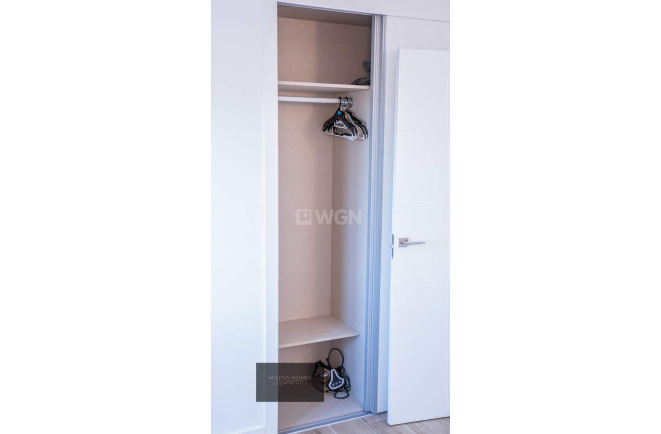 Resale - Apartment / flat - Torrevieja - Punta Prima