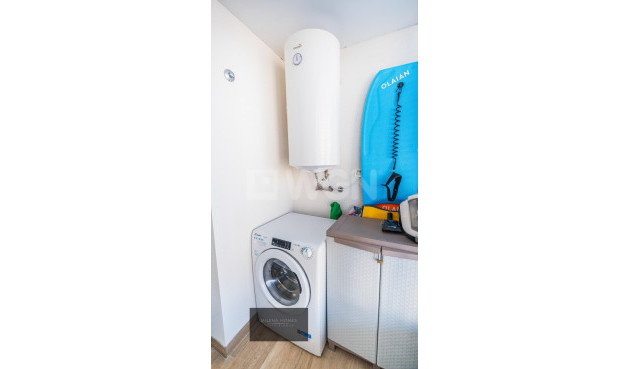 Resale - Apartment / flat - Torrevieja - Punta Prima