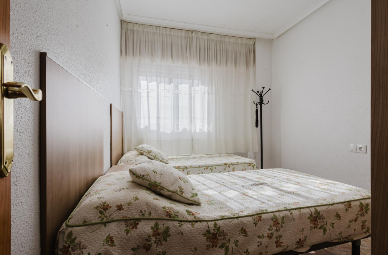 Resale - Apartment / flat - Torrevieja - Costa Blanca