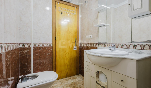 Resale - Apartment / flat - Torrevieja - Costa Blanca