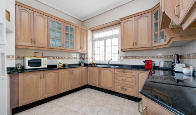 Resale - Apartment / flat - Torrevieja - Costa Blanca