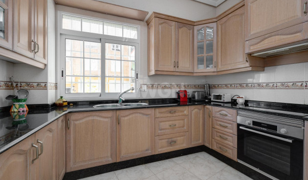 Resale - Apartment / flat - Torrevieja - Costa Blanca