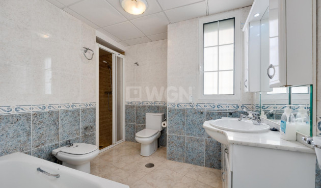 Resale - Apartment / flat - Torrevieja - Costa Blanca