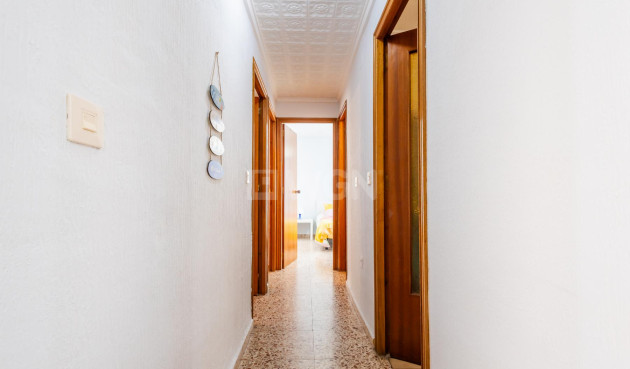 Resale - Apartment / flat - Torrevieja - Costa Blanca