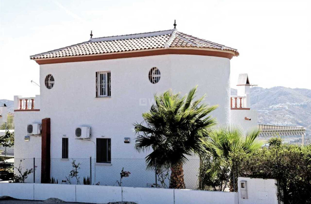 Odsprzedaż - Villa - Vinuela - Inland