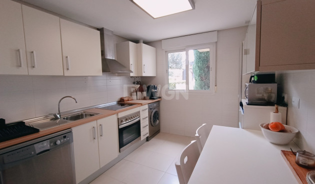 Odsprzedaż - Mieszkanie w bloku - La Torre Golf Resort - Inland