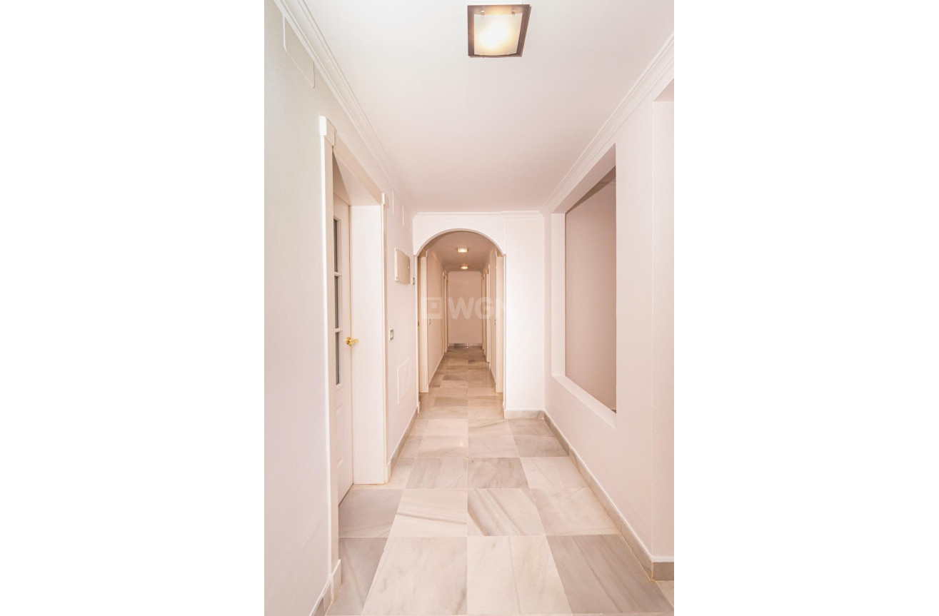 Wiederverkauf - Wohnung - Estepona - Atalaya-isdabe