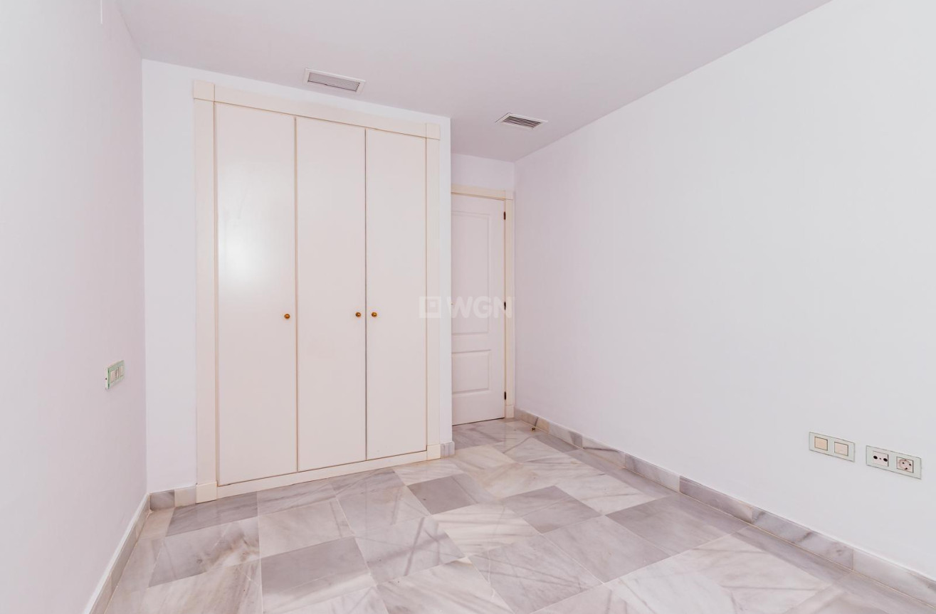 Wiederverkauf - Wohnung - Estepona - Atalaya-isdabe