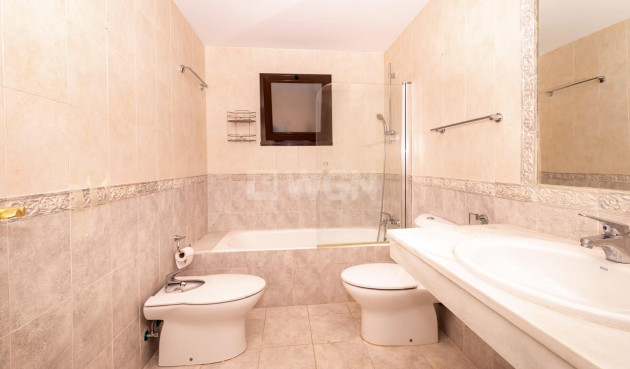 Wiederverkauf - Wohnung - Estepona - Atalaya-isdabe